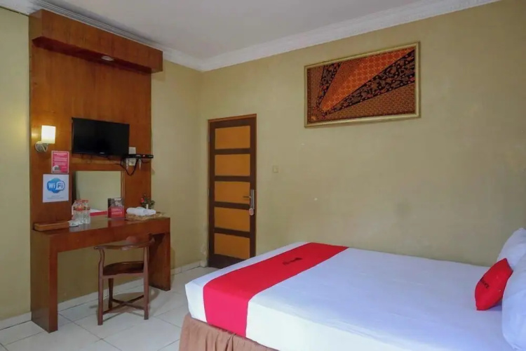 Red Chilies Hill Hotel