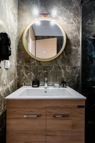 Novel Rooms