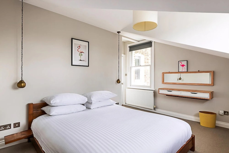 Rustic and Contemporary Haven in Brixton