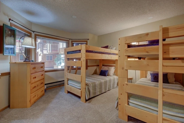 2 Bedrooms Apartment with mountain view