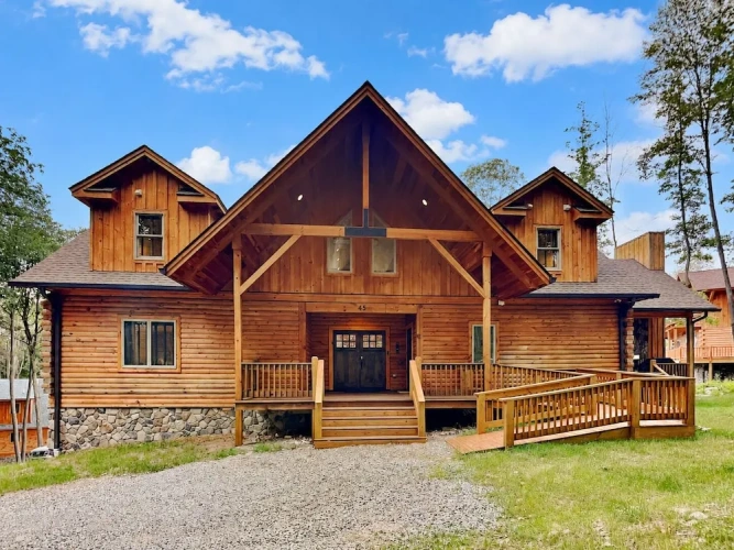 5 Bedrooms Cottage