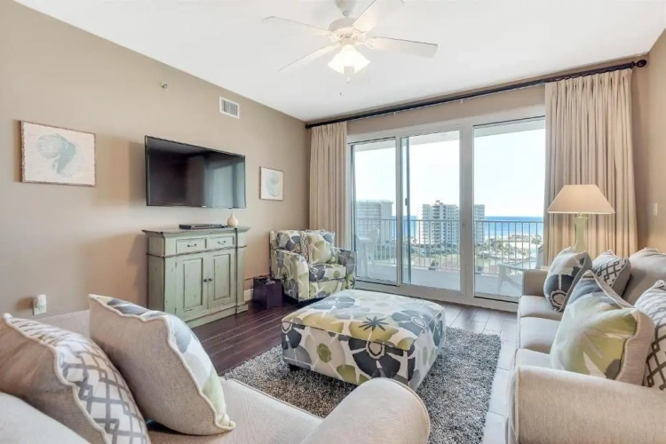 2 Bedrooms Apartment