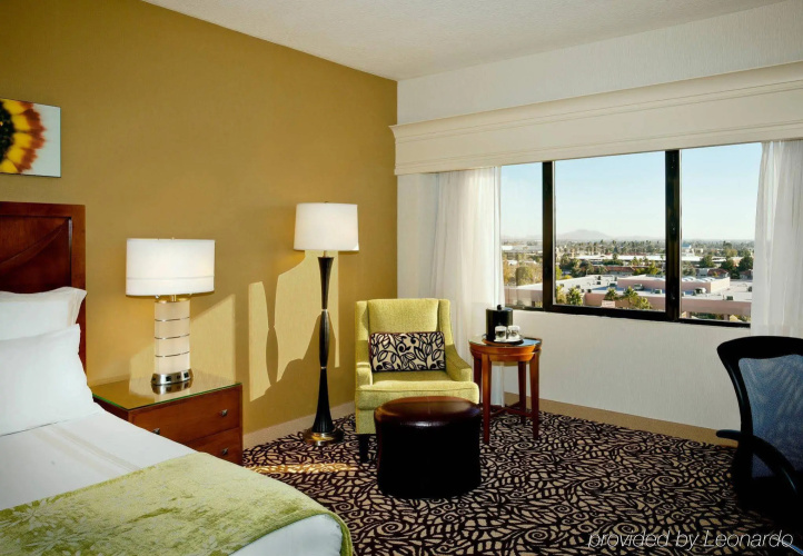 Delta Hotels By Marriott Phoenix Mesa photo 7