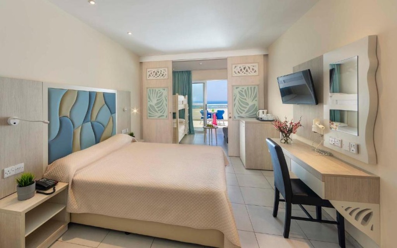Standard Family room with sea view