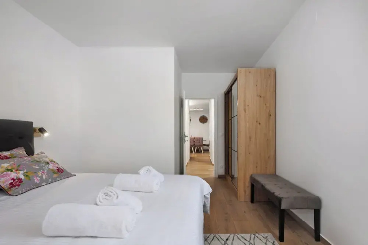 Seafront Apartment Nana
