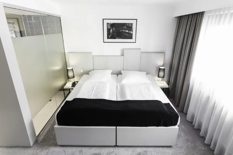 Pearl Hotel