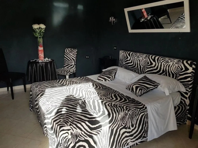 Bee Queen Hotel