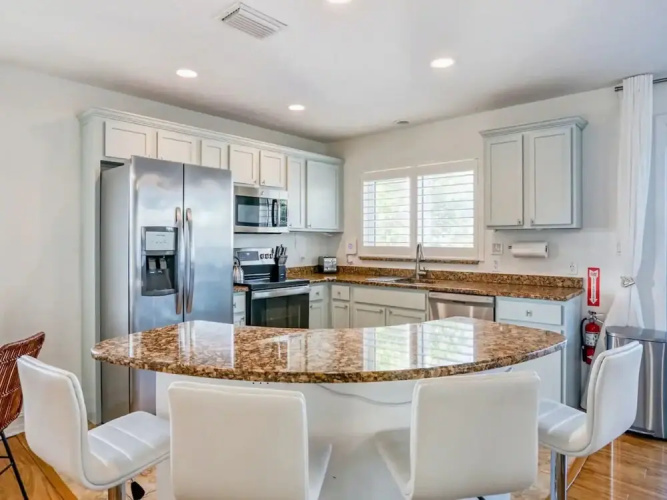 Sunshine Lane by Distinctive Beach Rentals