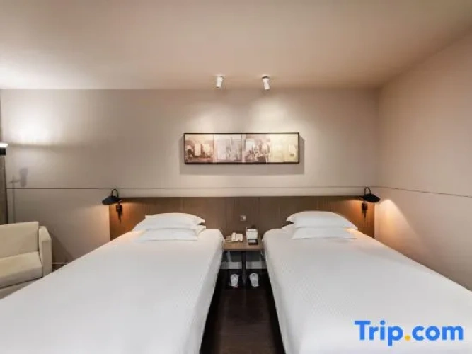 Superior Double room with street view