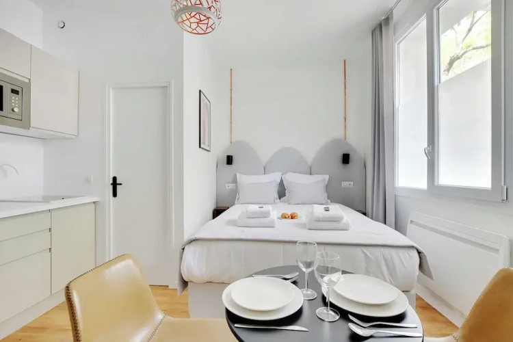 Cute Studio in Eclectic 18th District - 1