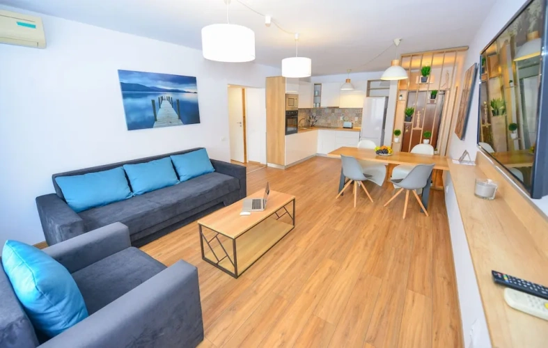 2 Bedrooms Apartment with balcony