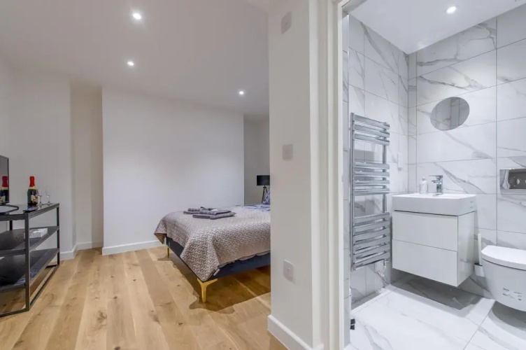 Exquisite 3BR Duplex Apartment, Air-con& Amenities