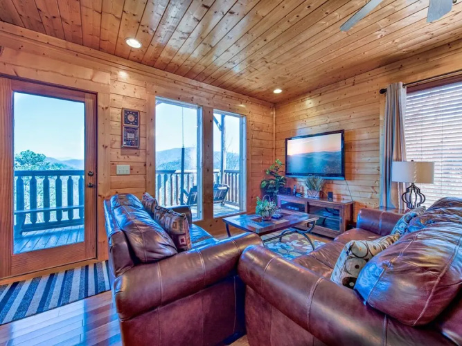 Bella Yani - Three Bedroom Cabin