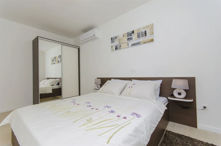 Apartments Villa V