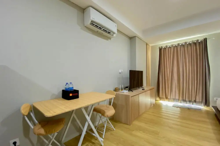 Spacious And Warm Studio Daan Mogot City Apartment