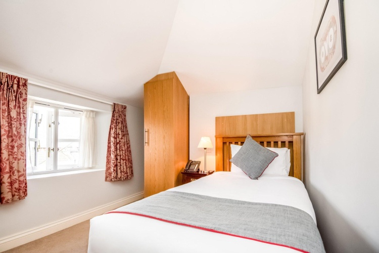 Deluxe Single room