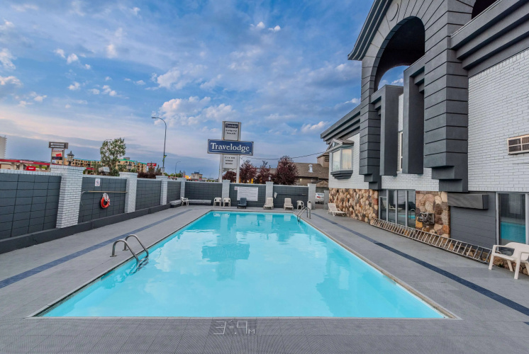Travelodge By Wyndham Calgary South photo 14
