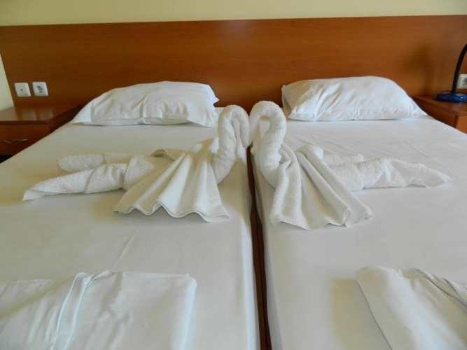 1 Bedroom Suite with balcony and with partial sea view