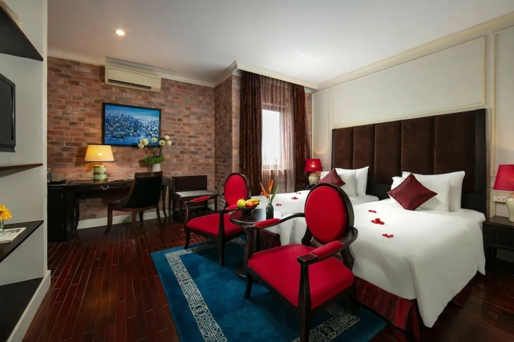 2 Bedrooms Standard Family room