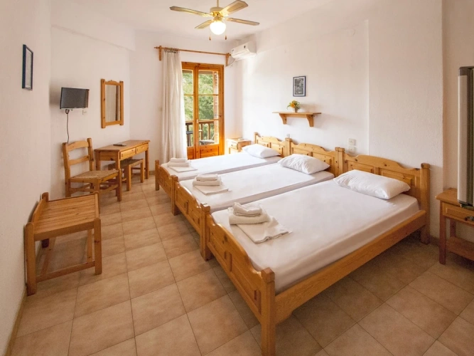 Standard Triple room with balcony and with city view