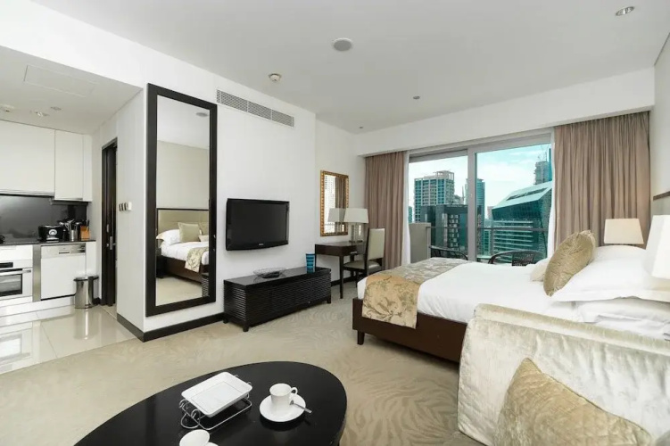 Luton Vacation Homes - Address Marina