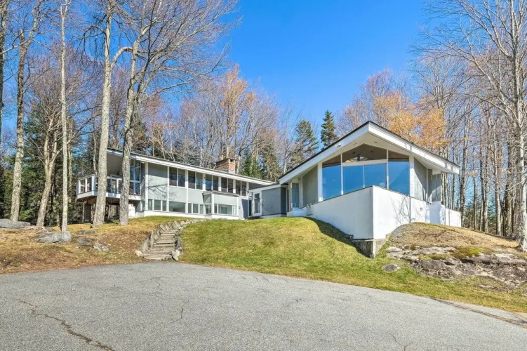 Pristine West Dover Home w/ Deck & Mountain Views!
