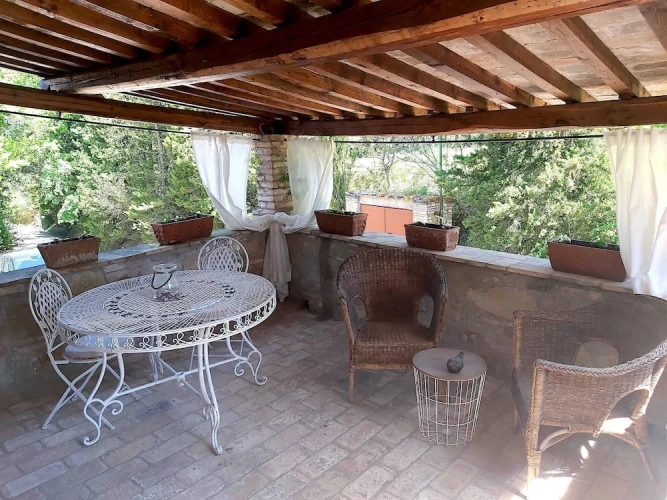 Standard room with courtyard view