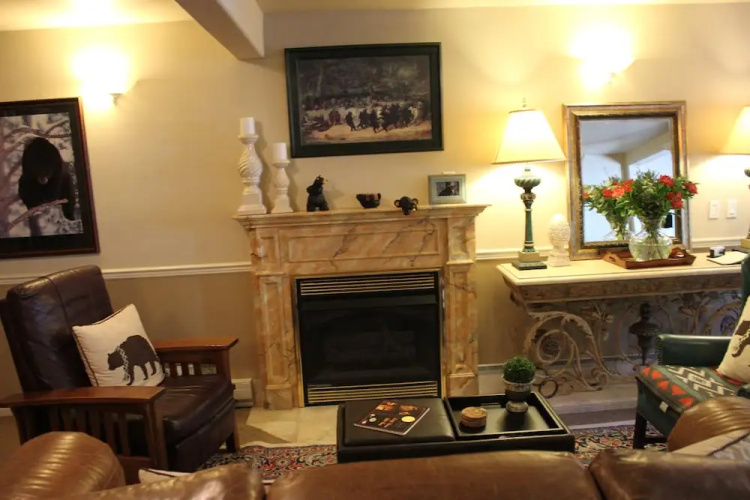 Black Bear Manor