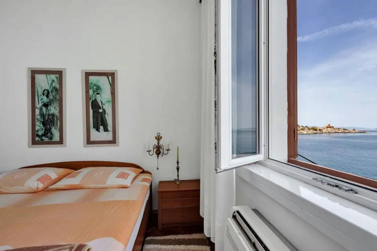Beach rooms Riviera