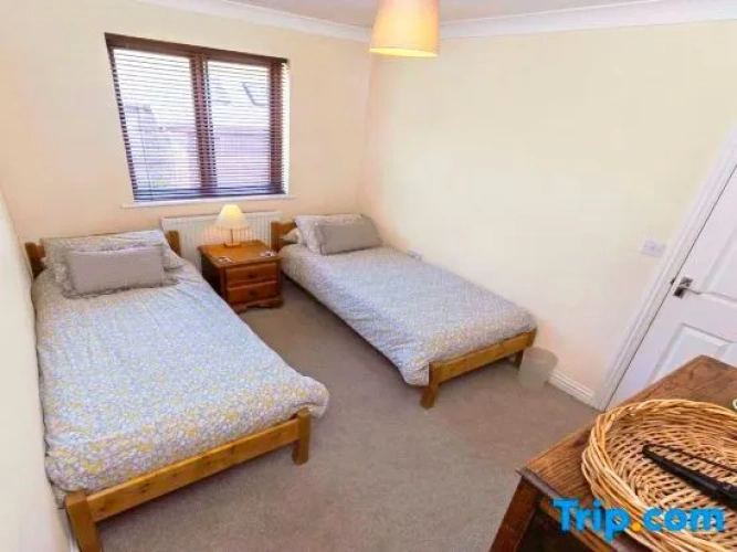 3 Bedrooms Apartment