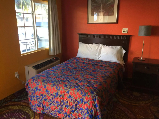 Long Beach Motel