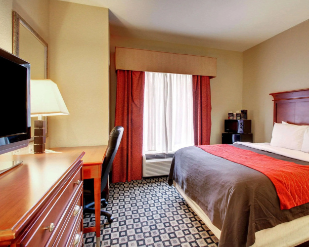 Comfort Inn & Suites Clinton - Jackson West