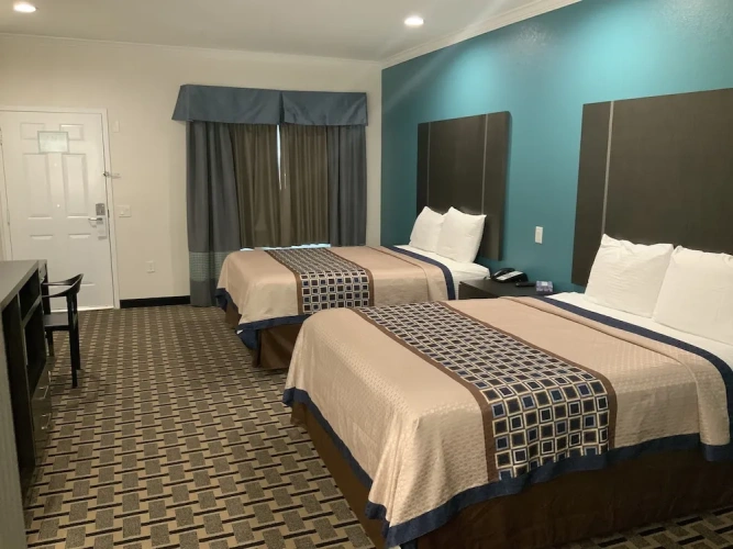 Classic Quadruple room