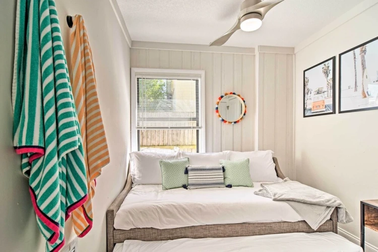 2 Bedrooms Apartment