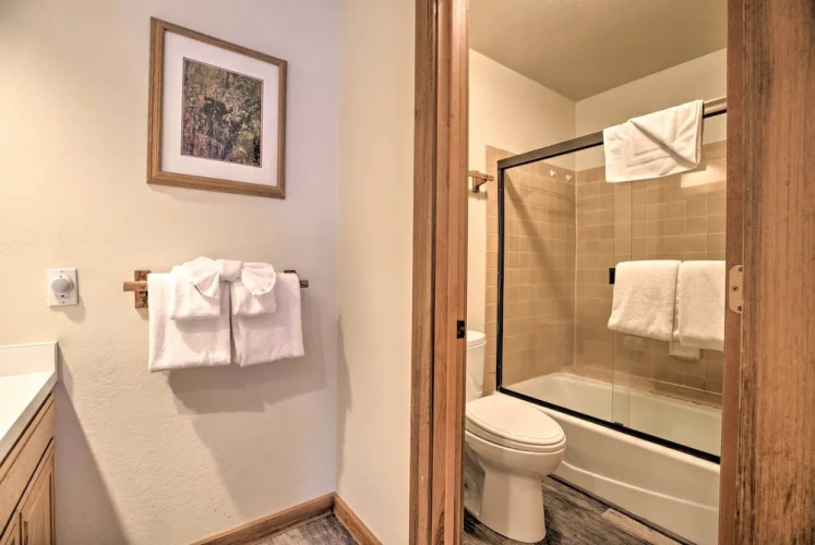 3 Bedrooms Apartment