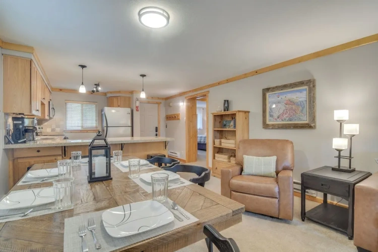 2 Bedrooms Apartment