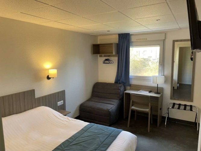 Standard Triple room