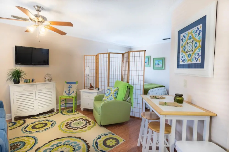 Holiday Hideaway condo