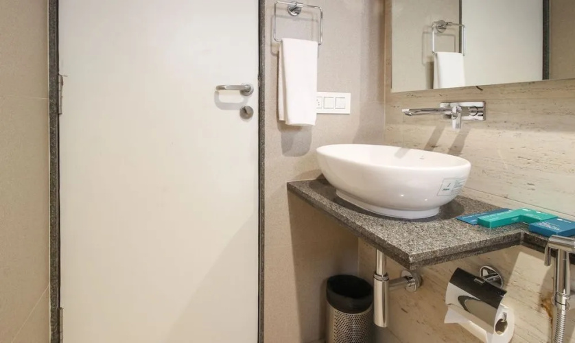 Treebo Elite Residency - 2 Kms From Railway Station