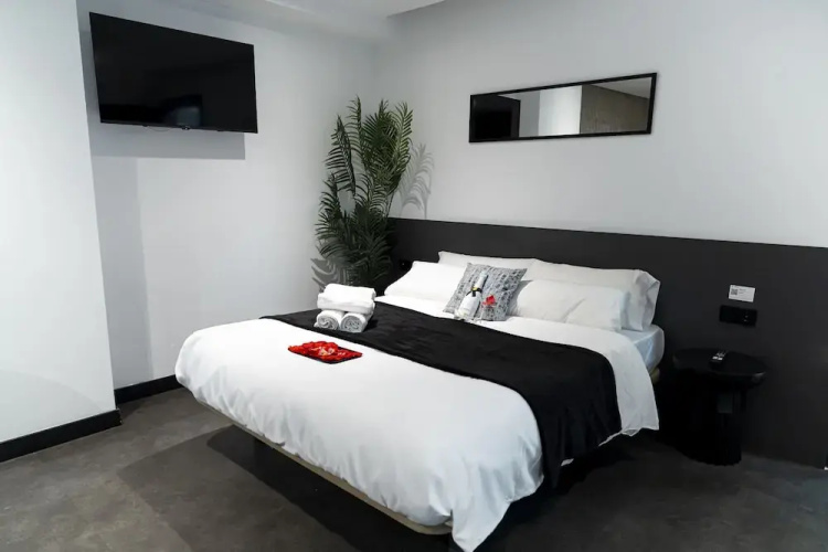 Mad Rooms
