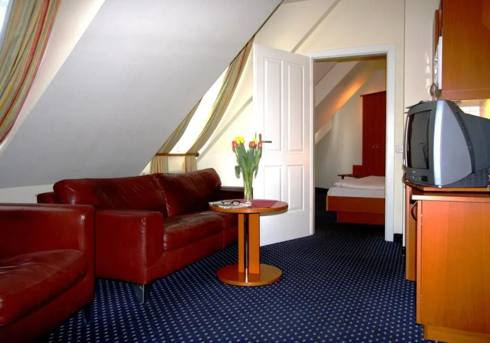 SUITE HOTEL 900m ZUR OPER