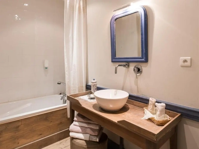 Standard Twin room with view