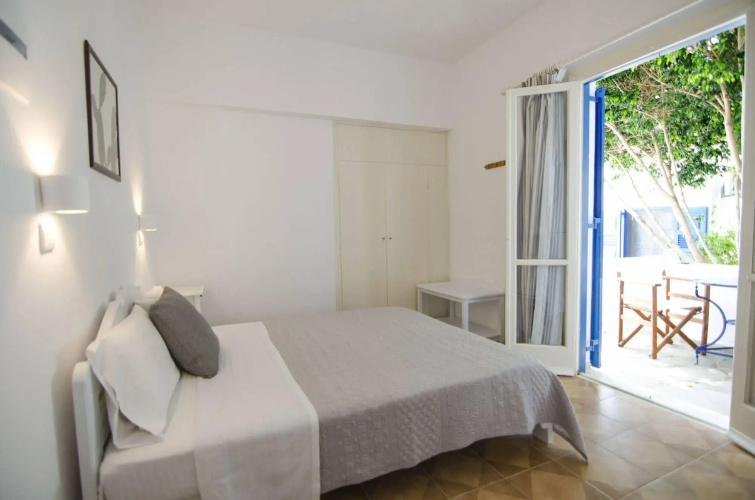 Avra Pension