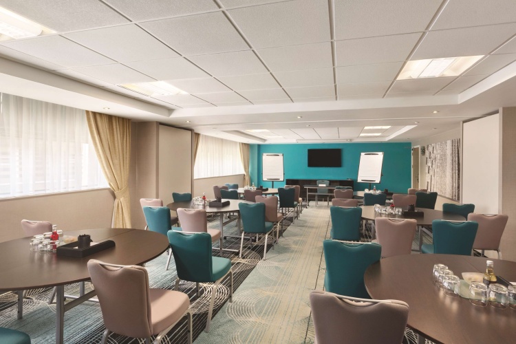 Ramada Hotel & Suites by Wyndham Coventry photo 13