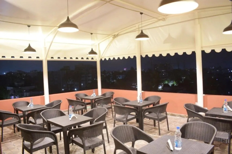 Goroomgo Royal Crown Puri