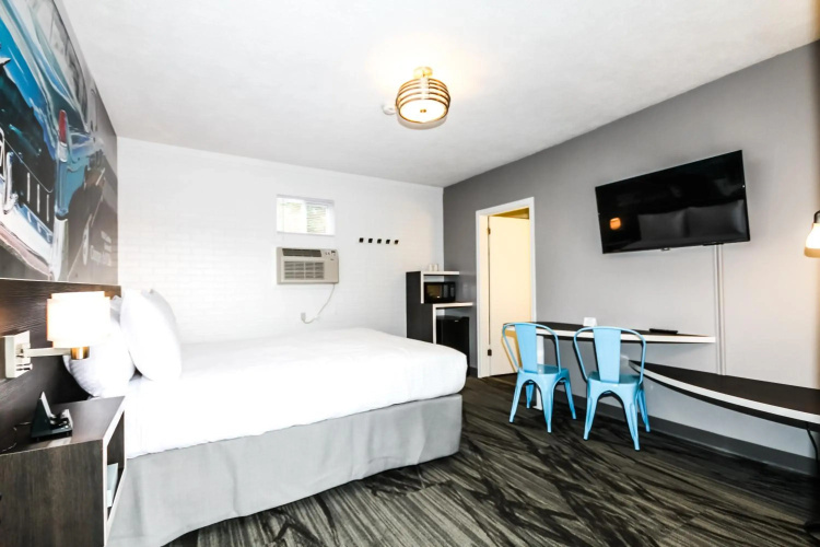 Cadillac Motel