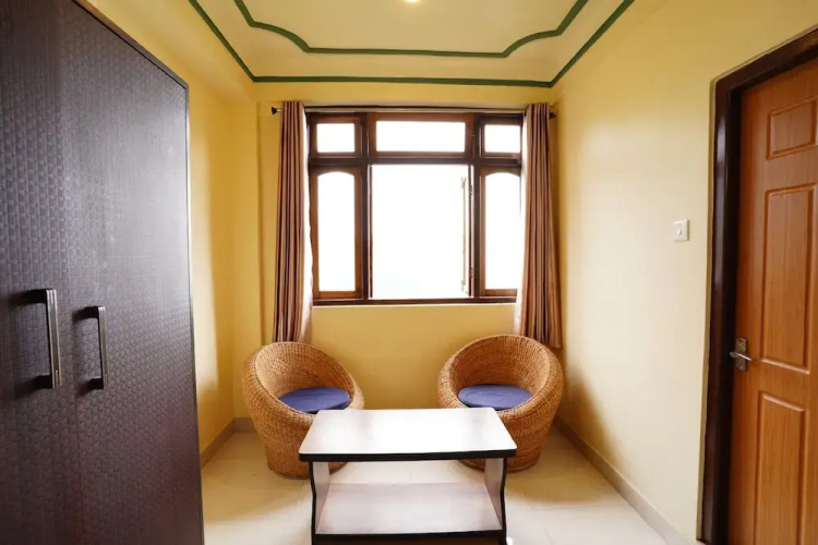 Hotel White Lotus