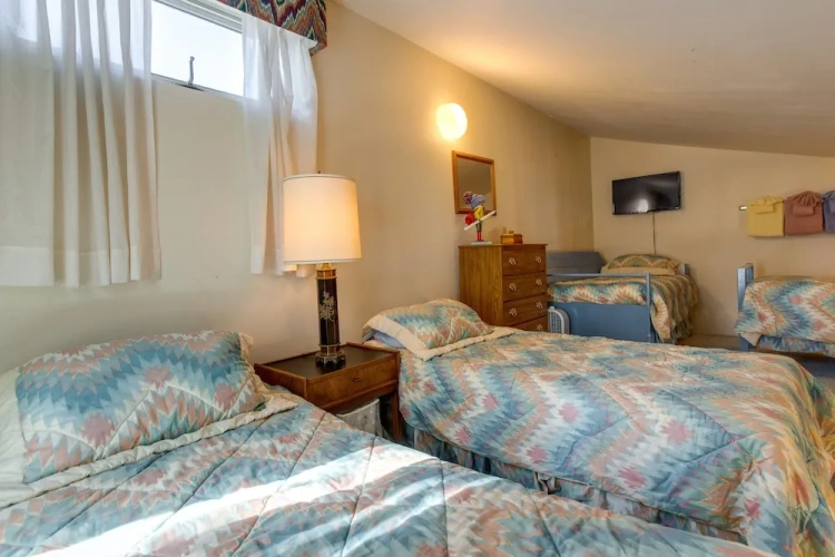 2 Bedrooms Apartment