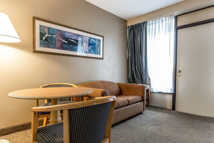 Ocean Crest Inn and Suites