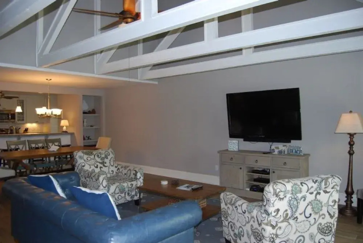 622 Queens Grant - 3 Br villa by RedAwning